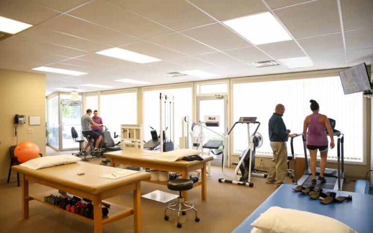 home-About-section-aurora-physical-therapy-aurora-ne